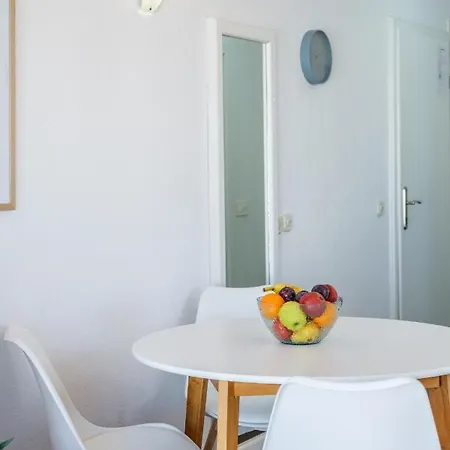 Sunset View 公寓 *