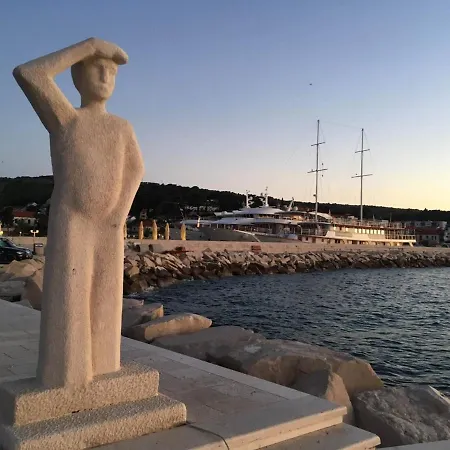 Sunset View 아파트 포스티라